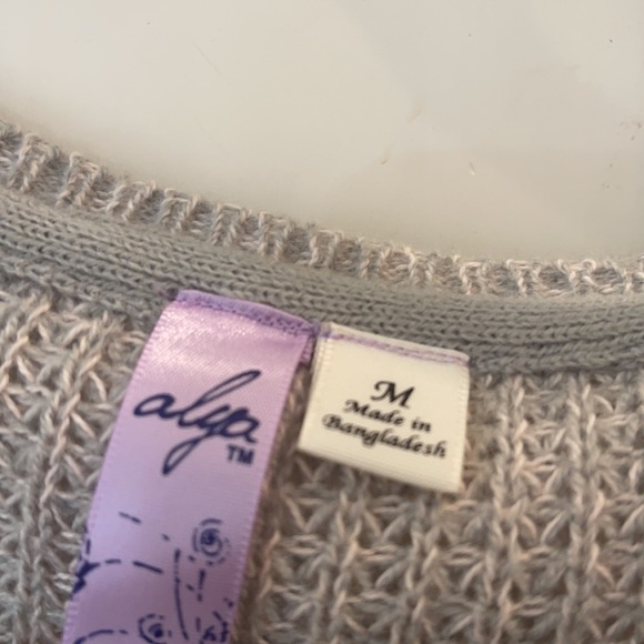 Thick cross over sweater - Picture 2 of 3